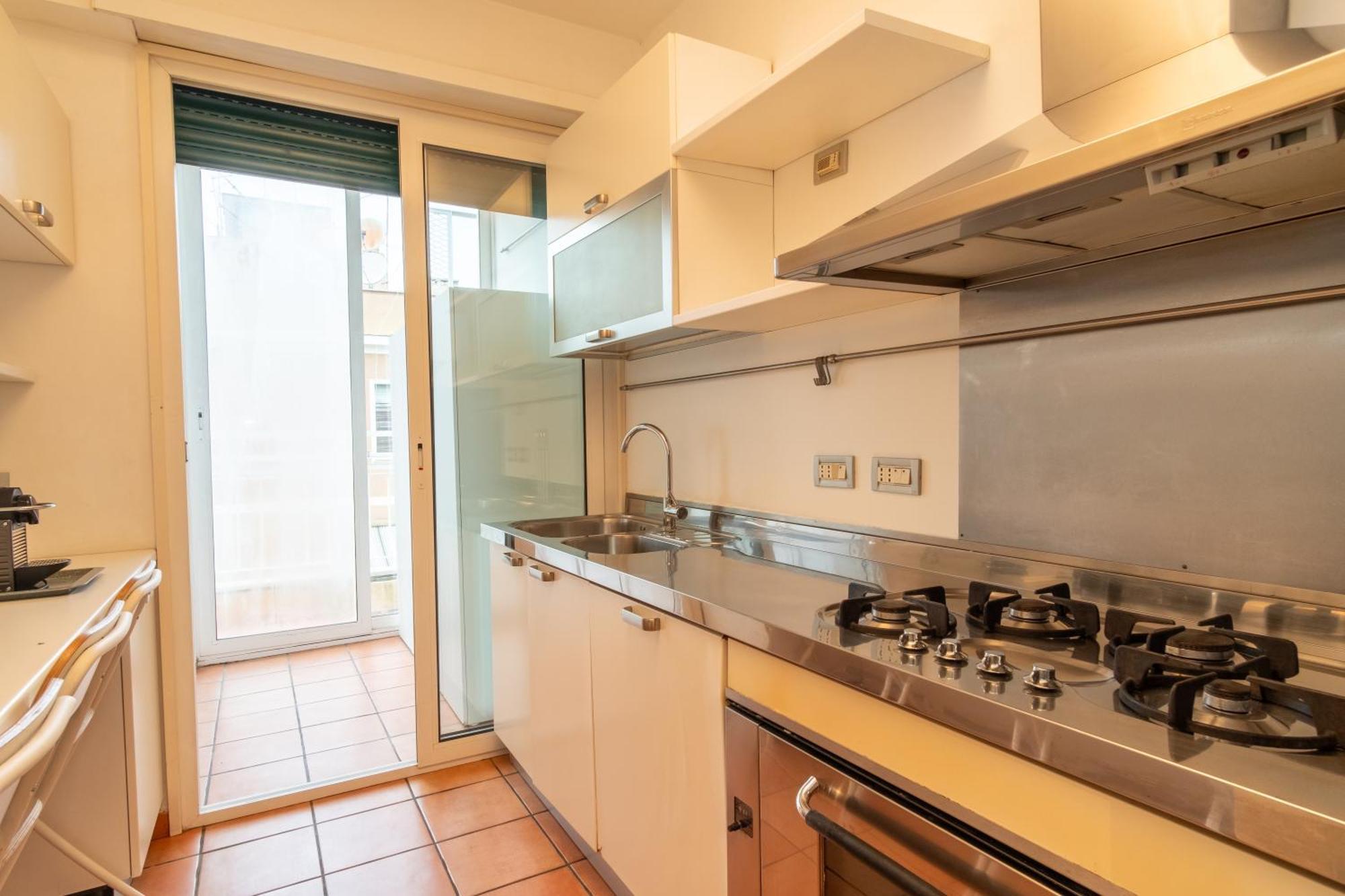 Attic With Terrace And Jacuzzi - Luxury Apartment Rom